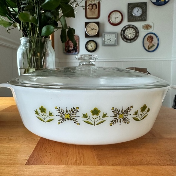 Anchor Hocking Fire King Green Meadow 2Qt casserole dish - Picture 1 of 5
